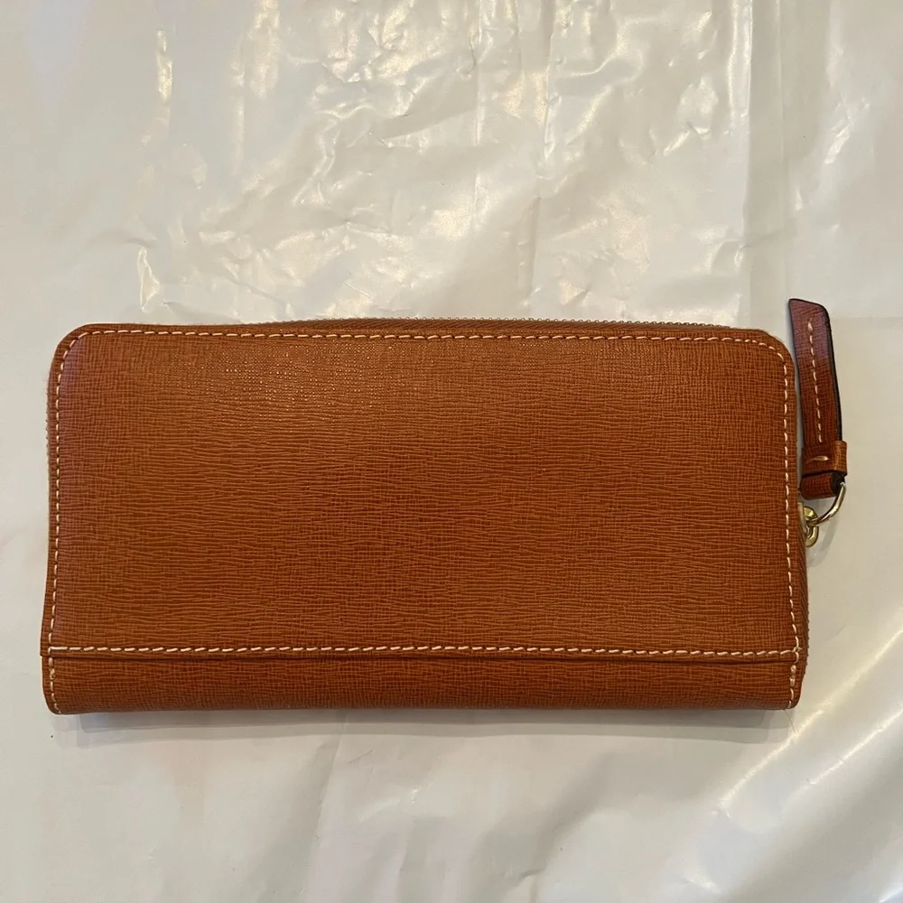 Dooney & Bourke | Saffiano Large Zip Wallet